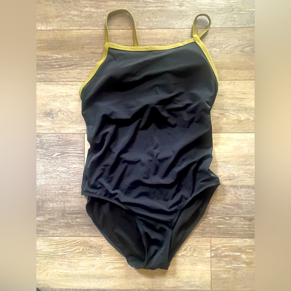 Syrokan Women’s swimsuit size 42 Intl -NWT